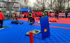 Соревнования «Сильнейший пожарный» в Петербурге собрали 35 команд