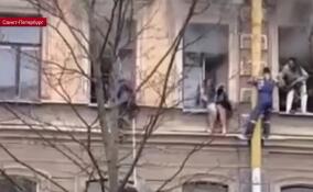 Петербургский дворник помог людям спастись из задымленных квартир