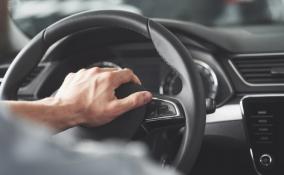 Стало известно, сколько семей Ленобласти могут позволить купить и содержать автомобиль