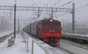 В новогодние праздники электрички между Петербургом и Ленобластью будут ходить по субботнему графику