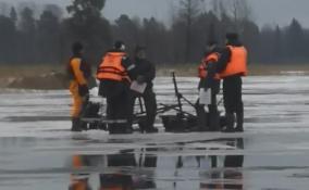 Спасатели Ленинградской области продолжают проводить рейды на льду