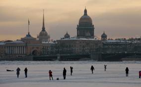 В среду в Петербурге пройдет мокрый снег, на дорогах - гололедица