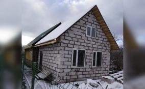 Для многодетной семьи во Всеволожском районе построили новый дом
