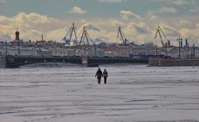 Облачно, снег и до -2: погода в Петербурге на 29 декабря