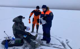Спасатели Ленобласти ловили рыбаков-нарушителей на Ладожском озере
