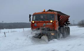 За неделю в Ленобласти очистили от снега и наледи почти 90 км региональных дорог