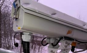 Злоумышленники обстреляли две камеры контроля скорости в Ленобласти