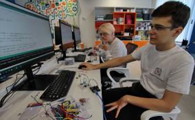 Школьники 8-11 классов в Ленобласти могут записаться на бесплатные курсы программирования