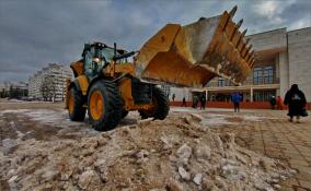 Свыше 100 тысяч квадратных метров территорий населенных пунктов Ленобласти очистили от снега за зиму