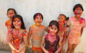 Традиционный праздник красок Холи прошел в Индии