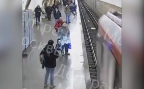 В покушении на убийство обвинили мужчину, толкнувшего подростка под поезд в московском метро