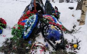 На кладбище в Выборге повредили могилы двух погибших участников СВО