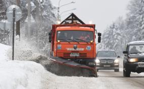 На дорогах Ленобласти трудятся более 1,5 тысяч снегоуборочных машин и свыше 4 тысяч рабочих