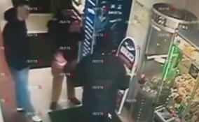 Хулиган разбил автомат с игрушками в ТЦ «Манхэттен»