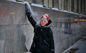 В среду жителей Петербурга ожидает облачная погода, мокрый снег и скользкие дороги