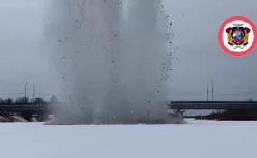Свыше 90 кг тротила: около поселка Доможирово взорвали лед