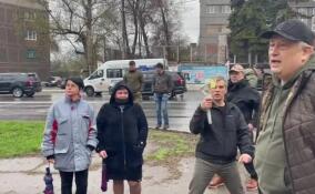Жители Енакиево поблагодарили ленинградцев за восстановление города