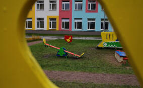 На детской площадке в Буграх заметили подозрительный предмет с красными проводами
