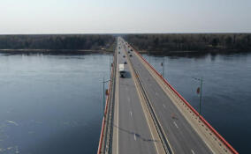 В Ленобласти впервые после зимы разведут Ладожский мост на трассе «Кола»