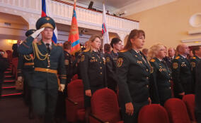 Огнеборцев Ленобласти поздравили с наступающим Днем пожарной охраны России