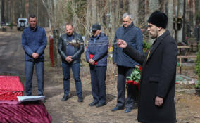 В Выборгском районе Ленобласти в последний путь проводили двух военнослужащих, погибших в ходе СВО