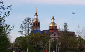 Храм Покрова Божией Матери в поселке Советский увенчали новые купола