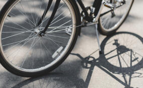 Следователи разбираются в ДТП с 11-летним велосипедистом, которого под машину толкнул знакомый