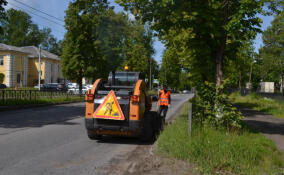Дорожники начали ремонт дороги Гагарина–Державина в Волхове