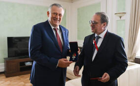 Александр Дрозденко удостоен нагрудного знака «За развитие международного сотрудничества»