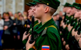 Новобранцев мотострелкового соединения ЗВО в Ленобласти привели к Военной присяге