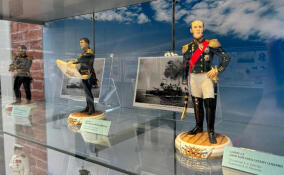 В Центральном военно-морском музей открылась выставка «Морская слава, запечатленная в фарфоре»