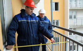 Губернатор Александр Дрозденко поздравил работников строительной отрасли с профессиональным праздником