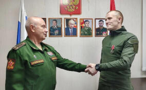 Орден Мужества вручили младшему сержанту Тимуру Аталикову из Приозерского района