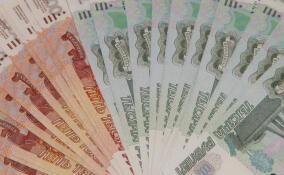 Лжесотрудник банка украл деньги со счета пожилого жителя Гатчины