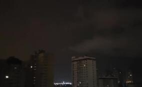 Грозовое шоу: сверкающие молнии сняли в небе над Петербургом в ночь на 31 августа