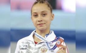 Александр Дрозденко поздравил гимнастку из Гатчинского района, ставшую бронзовым призером Кубка России