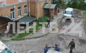 Взрыв прогремел во дворе военкомата в Петербурге
