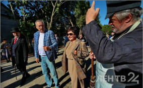 Фоторепортаж: как прошла поездка губернатора Ленобласти в Гатчину