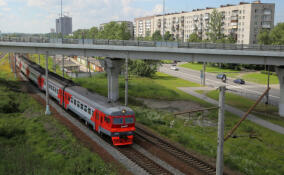 На перегоне Бородинское - Красный Сокол машина попала под поезд