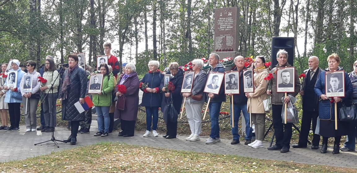 Ладожский курган стихотворение чазова. Макарьев день Победы. Митинг Кислянка Целинный район 9 мая 2022. 9 Мая село Засарье Сурский район. 9 Мая Макарьев 2023г,.