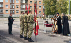 Комитет МСУ Ленинградской области освятил воинские знамена в одном из подразделений Росгвардии