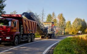 В Ленобласти ремонтируют дорогу на Пупышево