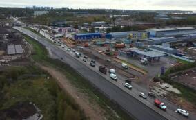Дорожники укладывают асфальт на расширенном участке Колтушского шоссе