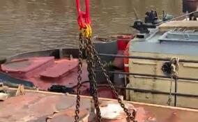 На реке Волхов продолжают расчищать судовой ход