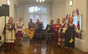 Ансамбль "Вереск" из Выборгского района устроил концерт для студентов Выборгского института