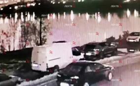 Mercedes-Benz скатился в Неву, девушка-пассажир выбраться не смогла и утонула – видео