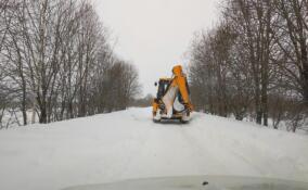 Почти 3200 км дорог и обочин очистили от снега и наледи за двое суток в Ленобласти