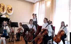 Александр Дрозденко поделился кадрами с первого концерта детского симфонического оркестра Енакиево