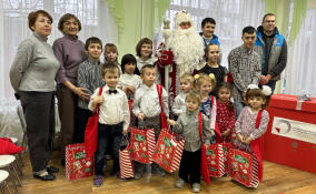 Воспитанников реабилитационного центра «Дарина» поздравили с наступающим Новым годом