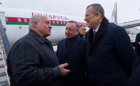 Губернаторы Ленобласти и Петербурга встретили Александра Лукашенко в Пулково
